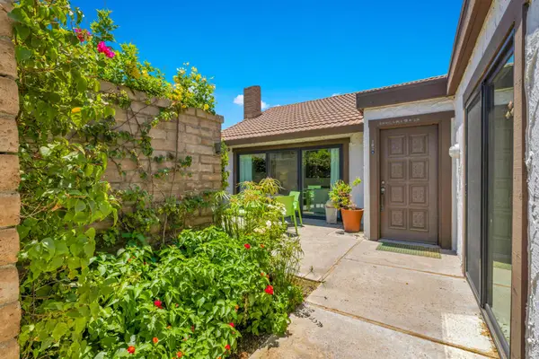 2468 E Miramonte Circle #C, Palm Springs, CA 92264
