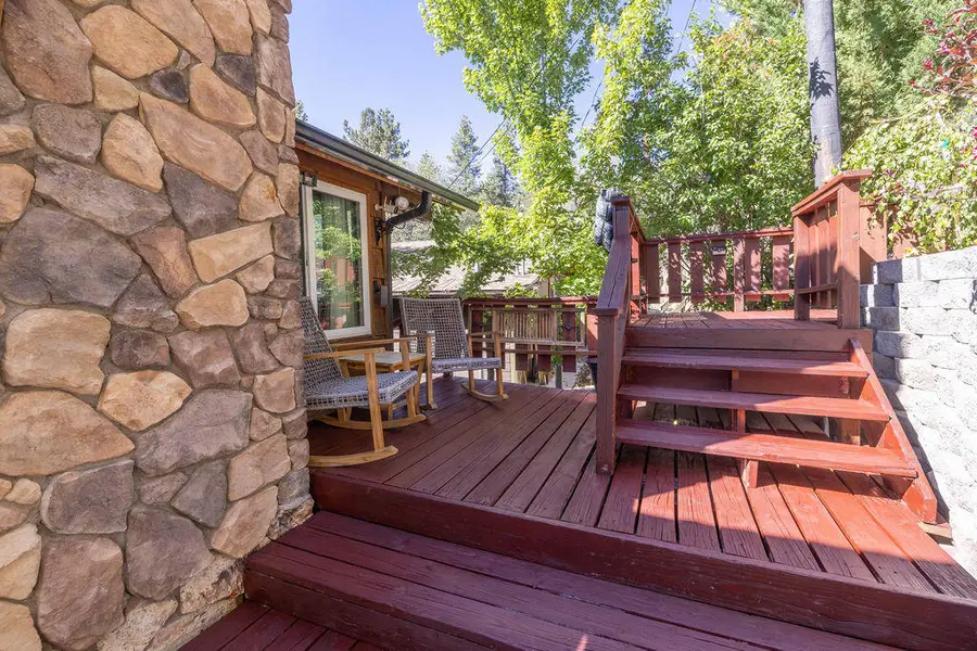 1126 Crags Lane, Fawnskin, CA 92333 - #3
