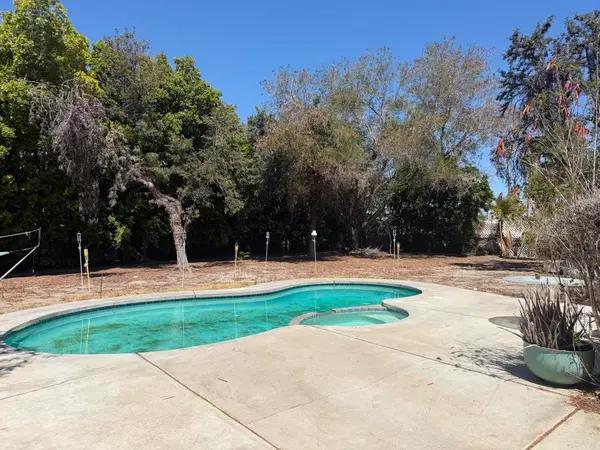 2151 N Farrell Drive, Palm Springs, CA 92262