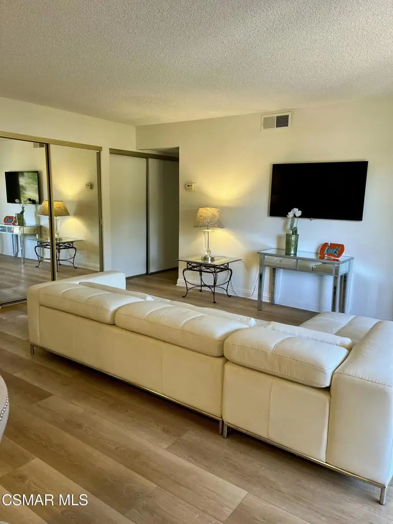 788 Pinetree Circle #13, Thousand Oaks, CA 91360 - Image #3