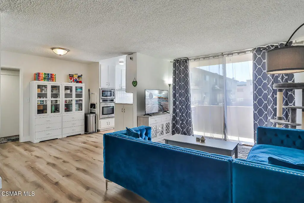 5429 Newcastle Avenue #213, Encino, CA 91316 - Image #1