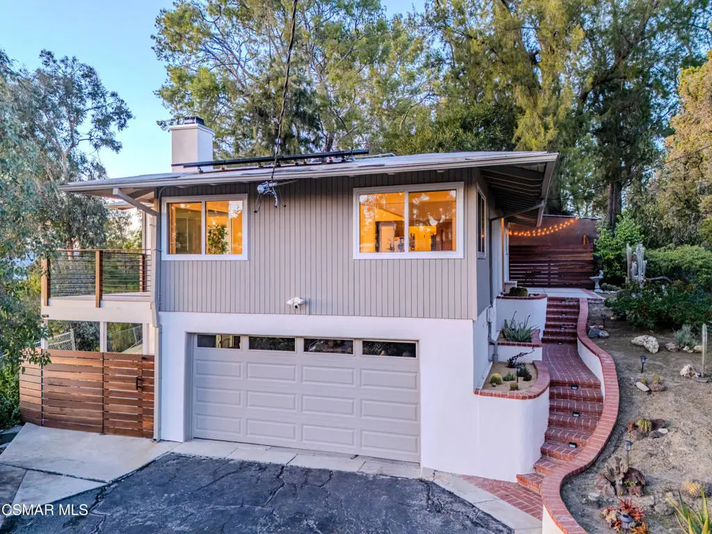 5101 Calatrana Drive, Woodland Hills, CA 91364 - Image #1