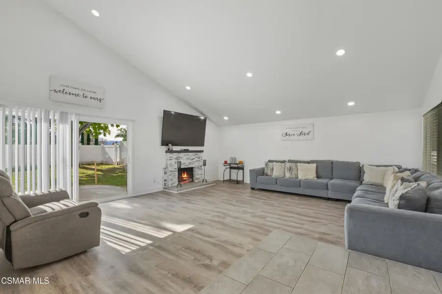 20448 Calhaven Drive, Saugus, CA 91390 - Image #3