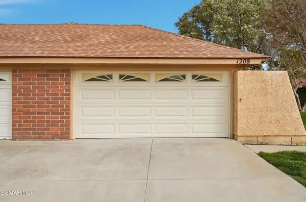 1208 Village 1, Camarillo, CA 93012