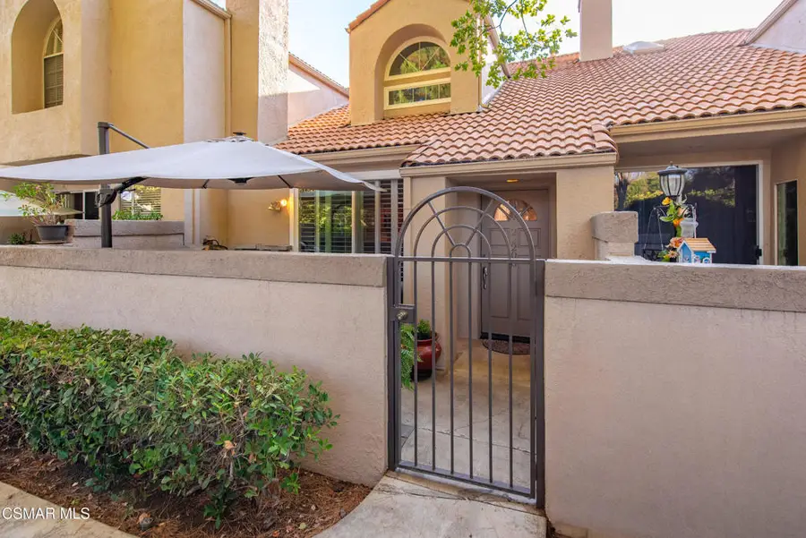 22203 Shadow Valley Circle, Chatsworth, CA 91311 - Image #3