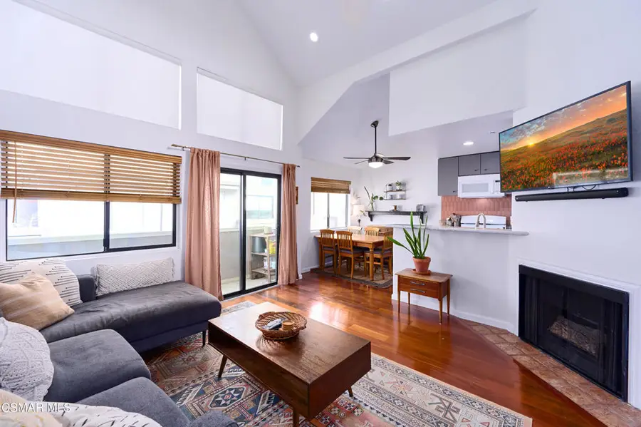 1118 E Palmer Avenue #205, Glendale, CA 91205 - Image #2