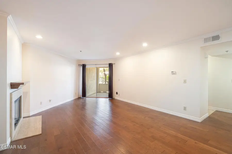 5744 Oak Bend Lane #201, Oak Park, CA 91377 - Image #3