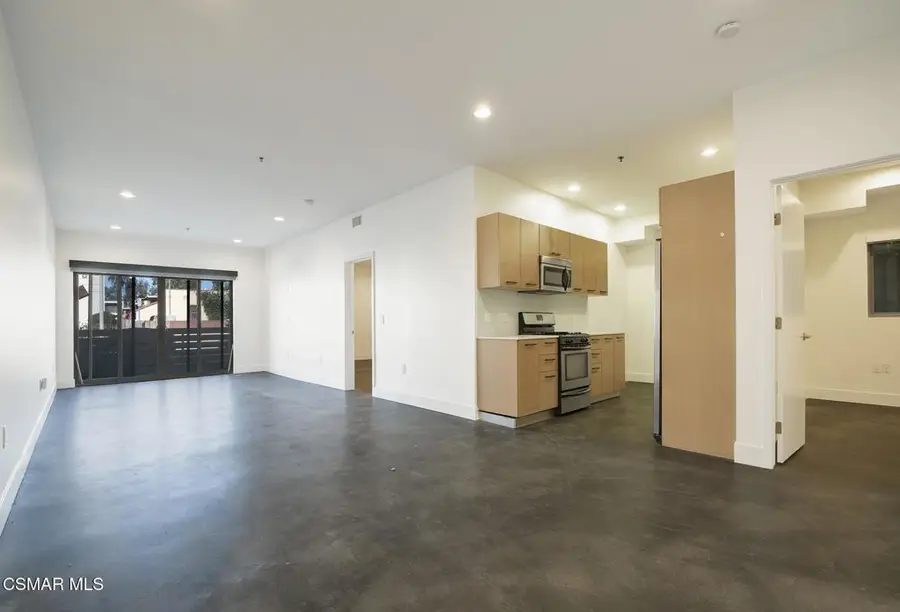 5016 Bakman Avenue #104, North Hollywood, CA 91601 - #2