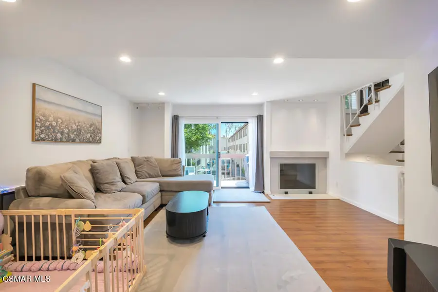 13960 Oxnard Street, Valley Glen, CA 91401 - #2