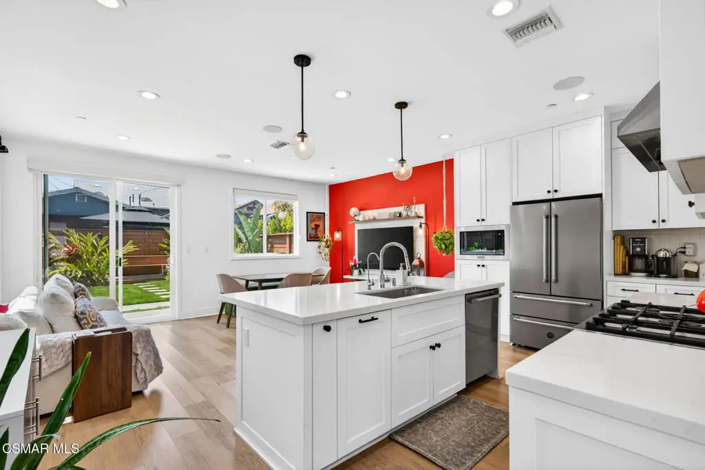 1135 N Commonwealth Avenue, Los Angeles, CA 90029 - #1