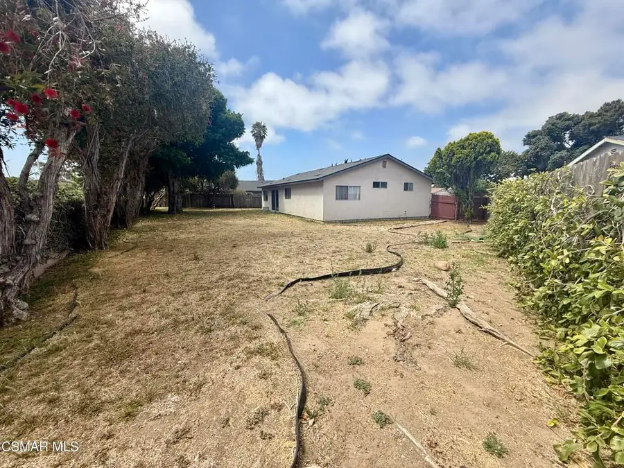 1045 Evanston Place, Oxnard, CA 93033 - #3