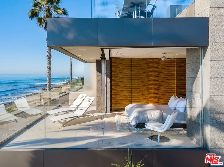 6653 Neptune, La Jolla, CA 92037 - #3