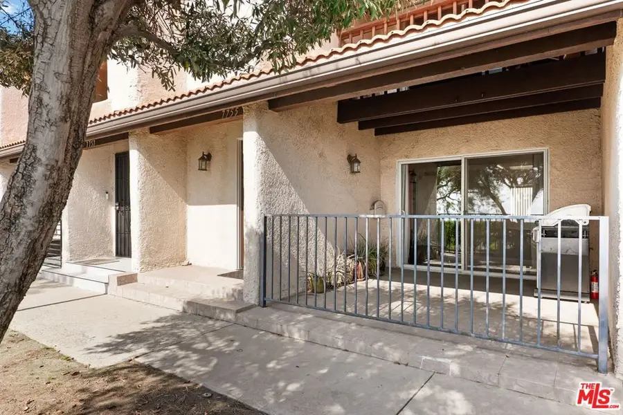 7755 Via Rosa Maria, Burbank, CA 91504 - Image #2