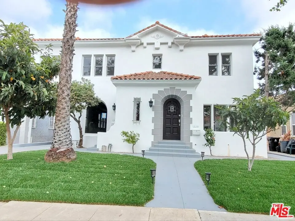 1226 Meadowbrook, Los Angeles, CA 90019 - #1