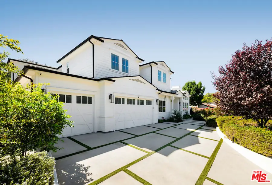 4197 Hayvenhurst Drive, Encino, CA 91436 - Image #3