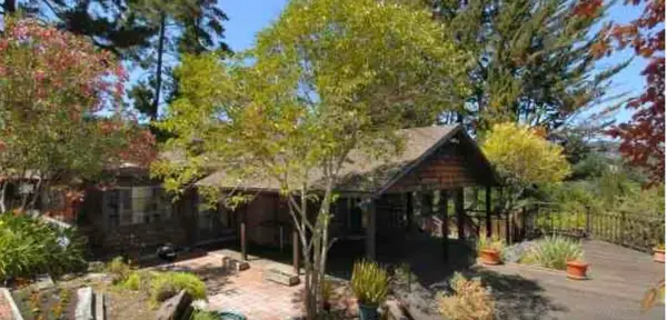 9 Middle Rd, Lafayette, CA 94549