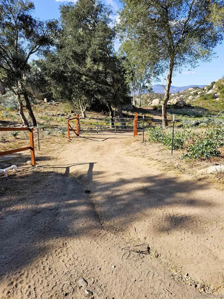 2562 Donnil Ln, Fallbrook, CA 92028 - Image #3