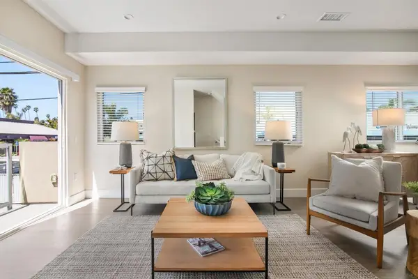 1956 Hornblend St #8, San Diego, CA 92109