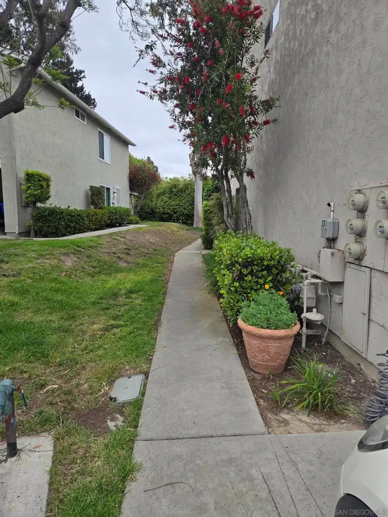 7833 Camino Huerta, San Diego, CA 92122 - Image #3