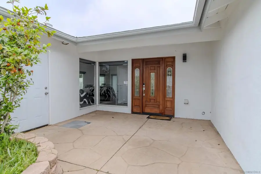 619 S Midway Dr, Escondido, CA 92027 - #2