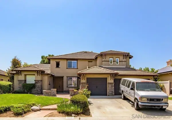 569 Inverlochy Dr, Fallbrook, CA 92028