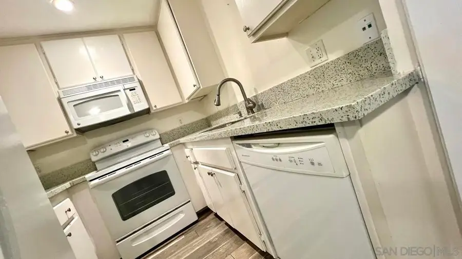 6330 Genesee Ave #213, San Diego, CA 92122 - Image #2