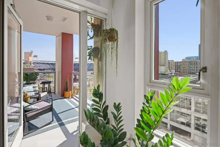 427 9th Ave #704, San Diego, CA 92101 - Image #2