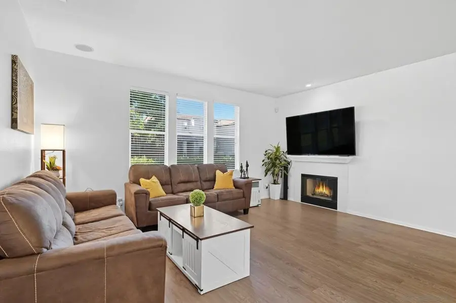 2235 Old Barn Ln, Chula Vista, CA 91915 - Image #2