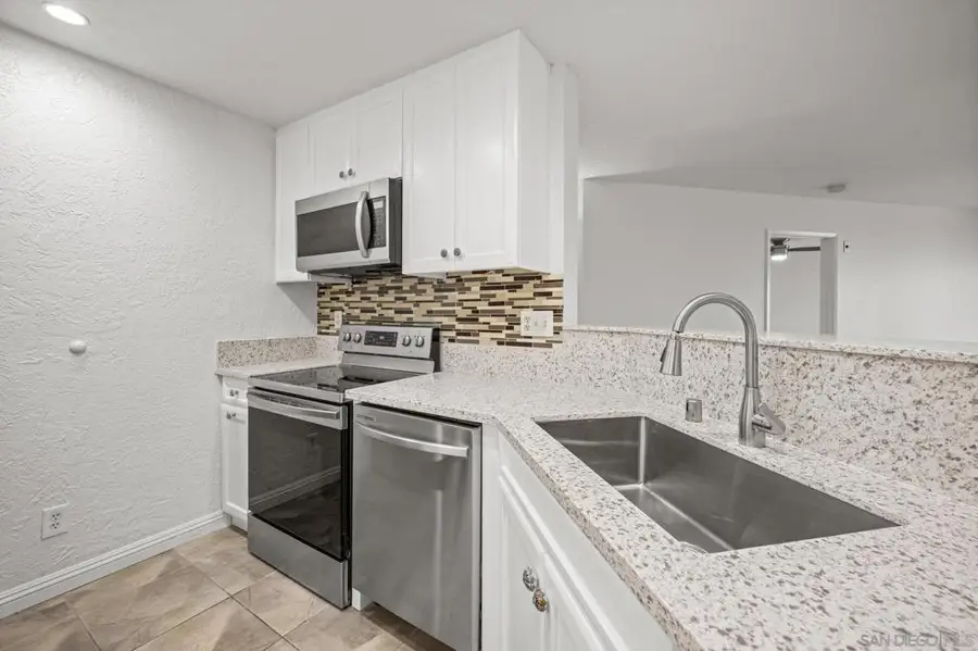 7283 Camino Degrazia #11, San Diego, CA 92111 - Image #3