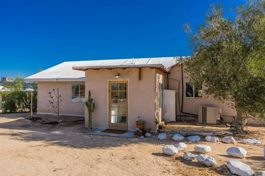 69886 Warren Ln, Twentynine Palms Yucca Valley, CA 92277 - Image #2
