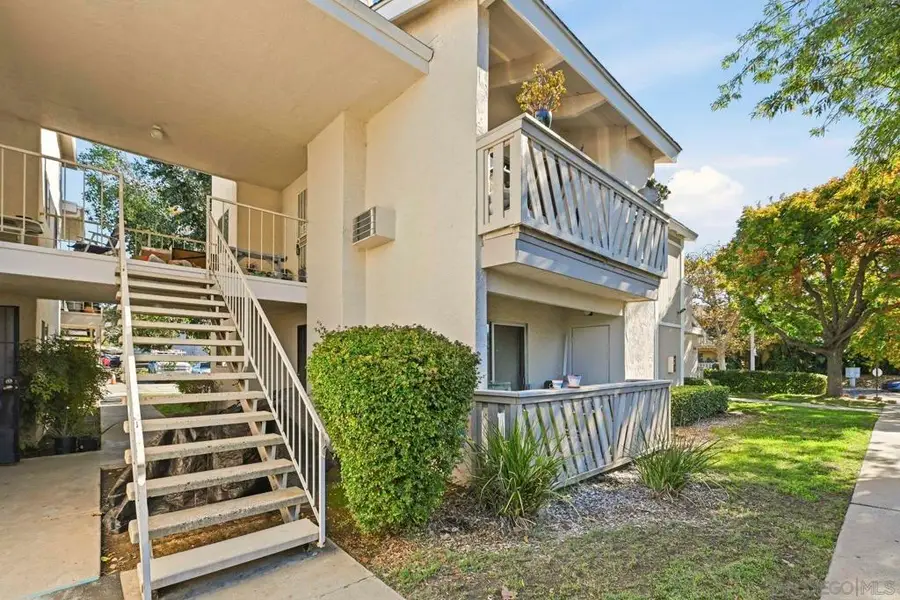 2566 White Oak Pl #6, Escondido, CA 92027 - #2