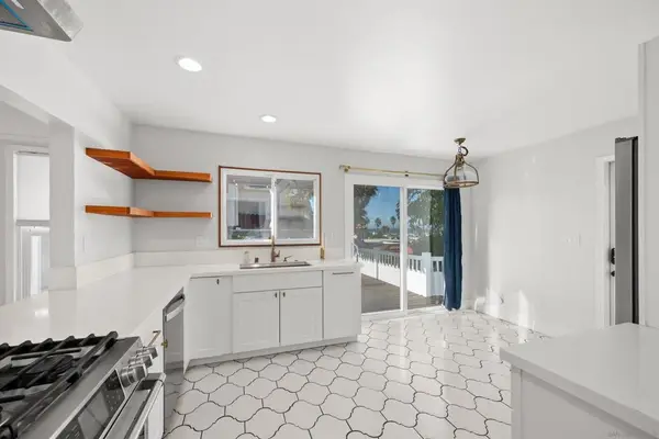 4734 Santa Cruz Ave, San Diego, CA 92107