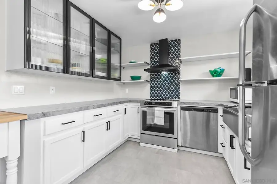 2510 Clairemont Dr #303, San Diego, CA 92117 - Image #2