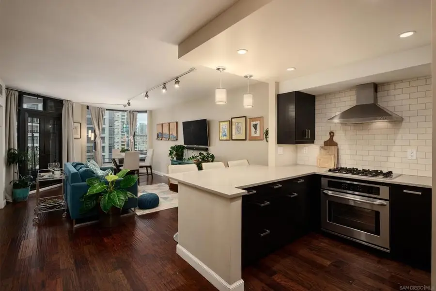 500 W Harbor Dr #915, San Diego, CA 92101 - #3