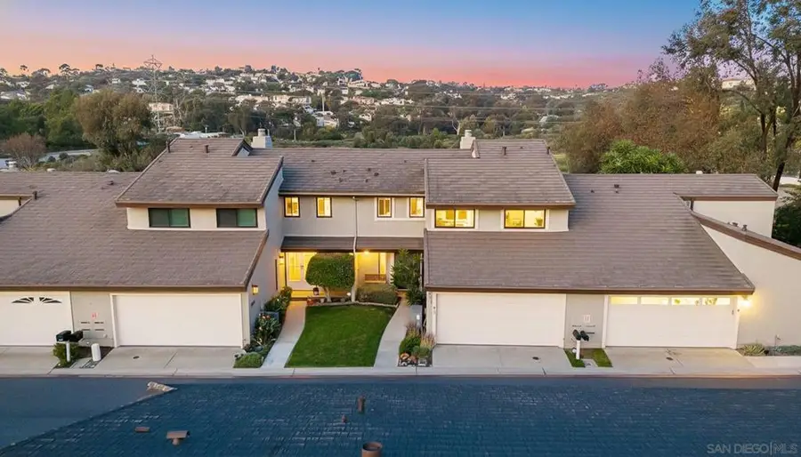 4718 Amberwood Ct, Carlsbad, CA 92008 - Image #2