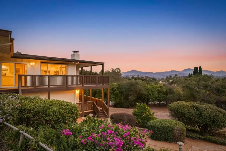 863 Via Rancho Pkwy, Escondido, CA 92029 - Image #2