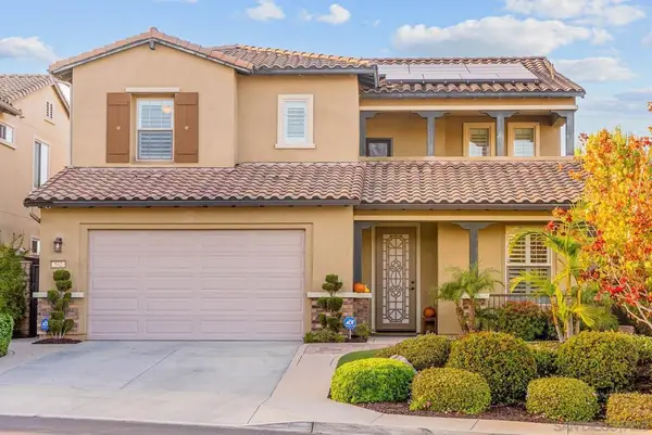 542 Adobe Estates Dr, Vista, CA 92083