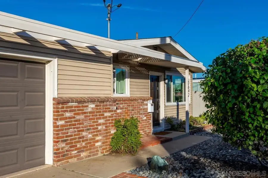 3642 Conrad Avenue, San Diego, CA 92117 - Image #2