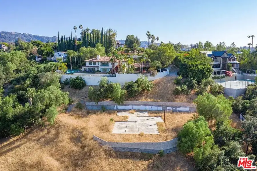 17229 Oak View Drive, Encino, CA 91316 - Image #3