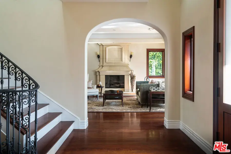 1191 N Bundy Drive, Los Angeles, CA 90049 - Image #2