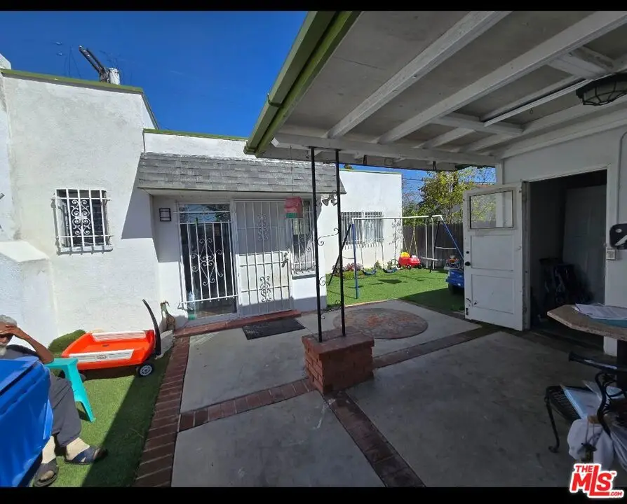 611 W 109th Street, Los Angeles, CA 90044 - Image #2
