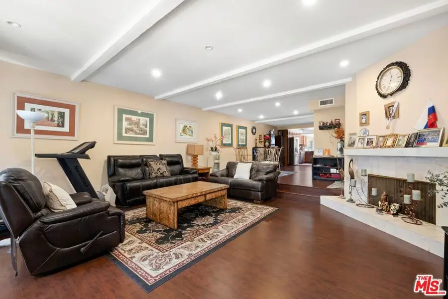 17832 Margate Street, Encino, CA 91316 - Image #2