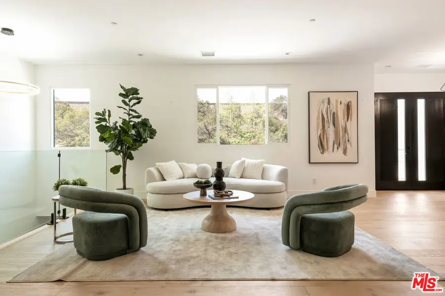 350 Mount Carmel Dr, Glendale, CA 91206 - Image #2