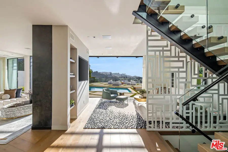 816 Glenmere Way, Los Angeles, CA 90049 - Image #2