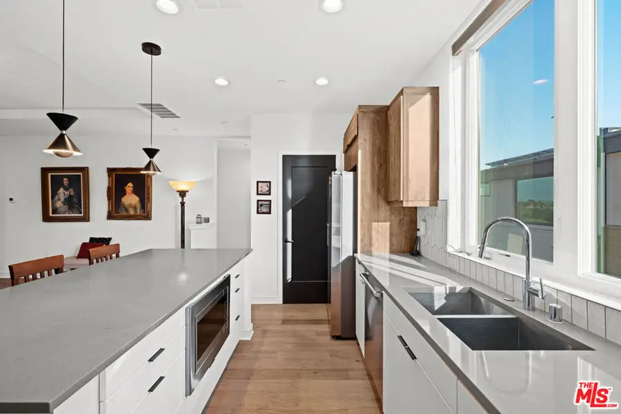 1049 N Joels Place, Los Angeles, CA 90012 - Image #2