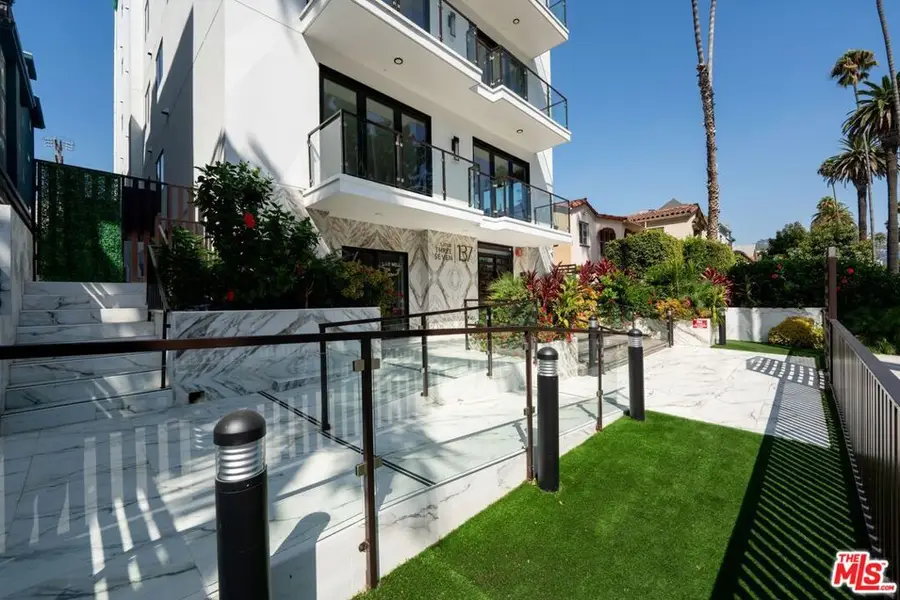 137 N Doheny Drive, West Hollywood, CA 90048 - Image #2
