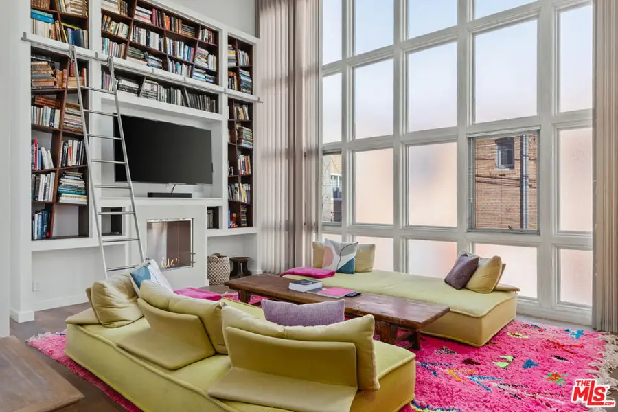 24 Clubhouse Avenue, Venice, CA 90291 - Image #3