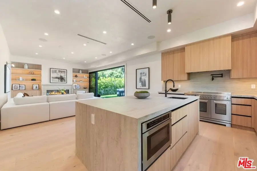 4273 Murietta Avenue, Sherman Oaks, CA 91423 - Image #3