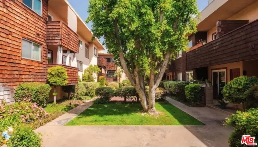 5400 Newcastle Avenue #50, Encino, CA 91316 - Image #3