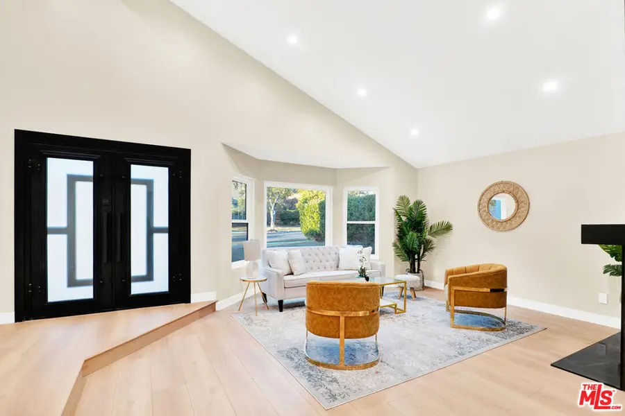 2615 Woodstock Lane, Burbank, CA 91504 - Image #3